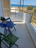 Βy the sea - Ferienwohnung Kókkinos Pýrgos