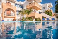 Esplanade Apartments - Heated Pool - Ferienwohnung Kalathas