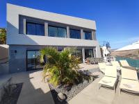 VillasRoyale Silvermoon - Serenity, Styled in Luxury! - B&B San Bartolomé de Tirajana