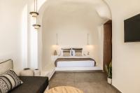 Suite with Outdoor Heated Jacuzzi