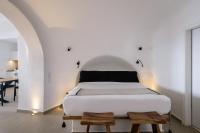 Zest Cave with hot tub & Caldera view