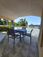 Apartment mit Poolblick