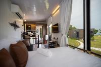 Tiny Away Escape at Lazarus - 1960 - B&B Singapore