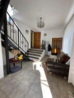 Великий будинок для відпочинку з мангалом - B&B Sanzhiika