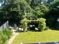 Meadow House- Driveway Parking and Fireplace - B&B East Kilbride