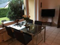 Mosel Valley View Apartment - Budget-Friendly with Garage - B&B Traben-Trarbach