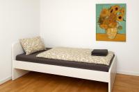 Modern Apartment Garden with 5 Single Beds - B&B Wiener Neudorf