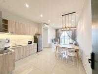 Iconic Regency by Li - B&B