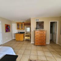 Sleeps 12, pool, beach access - B&B Orange Beach