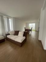 Comfortable 3 bedroom house near the airport Quito and Portal - Ferienwohnung Calderón