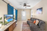 The Peachy Pearl, Private Uptown Apartment, Dog Friendly - Chambres d'hôtes Saint Augustine