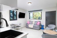 AQUA Villas Del Mar Apt 7 - 1BR Coastal Getaway by the Beach - B&B Dorado
