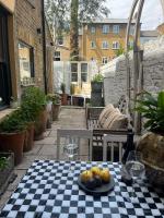 Green Maison Westfield - B&B London