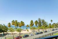 AQUA Villas Del Mar PH 9 - 2 BR Beachside Gem with Sublime Ocean Views - Chambres d’hôtes Dorado