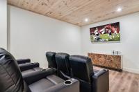 Cozy Retreat Luxurious stay with Pool & Hot Tub - Chambres d’hôtes Sevierville