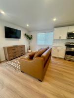 PRIVATE modern studio Guesthouse - B&B Los Angeles