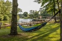 Hot Springs Lakeside Retreat With Swimming Area - Chambres d'hôtes Hot Springs