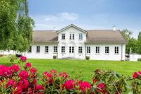 Spacious House With Room For Relaxation And Play - B&B Brenderup