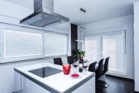 Apartment Sunny Spell with free parking and garden - Chambres d’hôtes Zadar