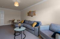 2 bedroom apartment in Haymarket, Edinburgh, with free parking - Ferienwohnung Edinburgh