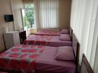 Vierbettzimmer mit Gemeinschaftsbad