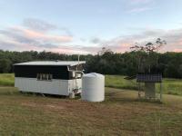 Bee Farm Off-Grid Tiny Home Stay - B&B Tahmoor