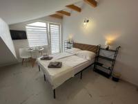 Chambre Triple avec Salle de Bains Privative