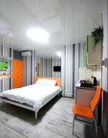 Безпечні апартаменти на цокольному поверсі біля метро - B&B Kharkiv