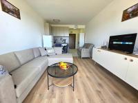 Modern Studio in Shartrez, Shkorpilovsti - Ferienwohnung Shkorpilovtsi