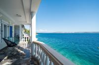 SeVeN Holiday home - Beachfront by the Sea, Velebit, Nature - Chambres d'hôtes Starigrad