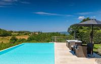Rustic villa Zvonar with pool in Motovun - B&B