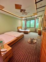Deluxe Double Room (2 Adults + 1 Child)