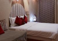 Deluxe Double Room (2 Adults + 1 Child)