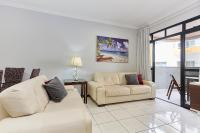 964 - Apartamento com vista para o mar, localizado na Avenida da praia do Centro de Bombinhas - 1 Vaga na Garagem - B&B