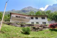 Casa Bianca by Quokka 360 - two apartments in Val Verzasca - Bed and Breakfast Lavertezzo
