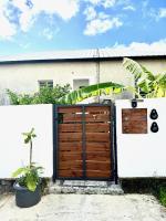 T2 L'Escale du Voyageur - Terrasse Jardin & Jacuzzi - Proche Aéroport - B&B Sainte-Marie