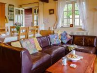 3 Bed in Nantgaredig 56410 - Bed and Breakfast Llanfynydd