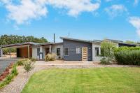 Waterside Wilyabrup - Lake View - Family Friendly - Bed and Breakfast Wilyabrup