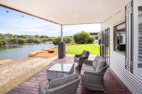 Waterside Wilyabrup - Lake View - Family Friendly - Bed and Breakfast Wilyabrup