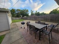 Charming & Cozy Getaway - A Heroic Stay Awaits! - Chambres d'hôtes Homewood