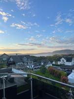 Semi-detached house with lovely views of the city fjord - Chambres d'hôtes Ask