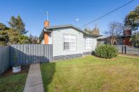 Lil beauty Nth Central near Hosp 3BR Reno w ample parking and Wifi - Chambres d’hôtes Shepparton