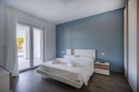 Felice 107 - Apartment with Terrace + Free parking - Chambres d'hôtes Bari