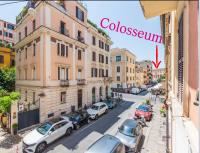 Colosseum Apartment, 3 bedrooms, 3 baths, large living room with a sofa bed, the apartment can accommodate 8 people - B&B Roma