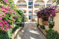 GRAND PALAIS - Beautiful top floor studio - Sea front with AC - B&B Vallauris