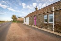 East Cottage * Wood Burning Hot Tub * Garden - Bed and Breakfast Saint Andrews