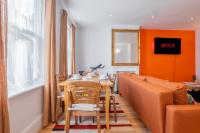 Huge 4 BR, 30s to Tube, 3 Bath & Gym Gear - B&B Londra