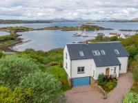 Memorising sea views contemporary, spacious 4 bedroom coastal villa near Oban - B&B Craobh Haven