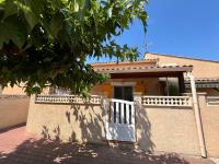 Belle villa d'angle, 6 couchages, cuisine climatisée, 3 chambres terrasse ombragée parking dans résidence sécurisée avec piscine commune, 400 m de la mer, LROND24 - B&B Portiragnes