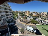Benalbeach Beauty- Sunny studio with ocean views, balcony, and windows in every room - B&B Benalmádena